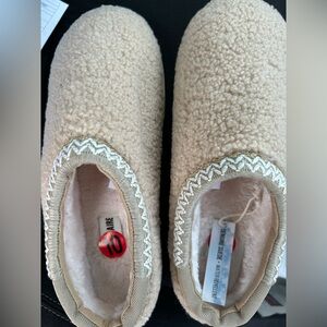 Cozy Beige Fleece shoes Cushionaire